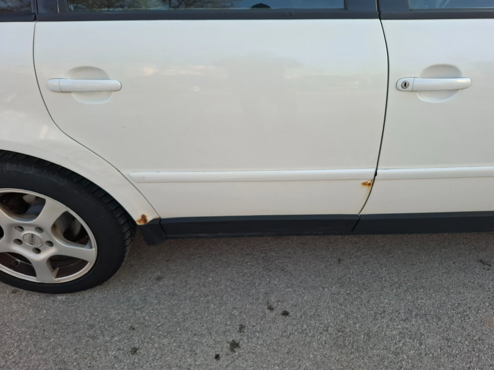 VW Passat, снимка 13 - Автомобили и джипове - 54730275