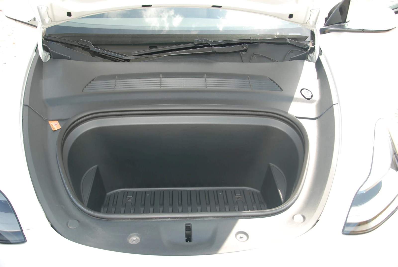 Tesla Model Y Long Range, снимка 15 - Автомобили и джипове - 54766437