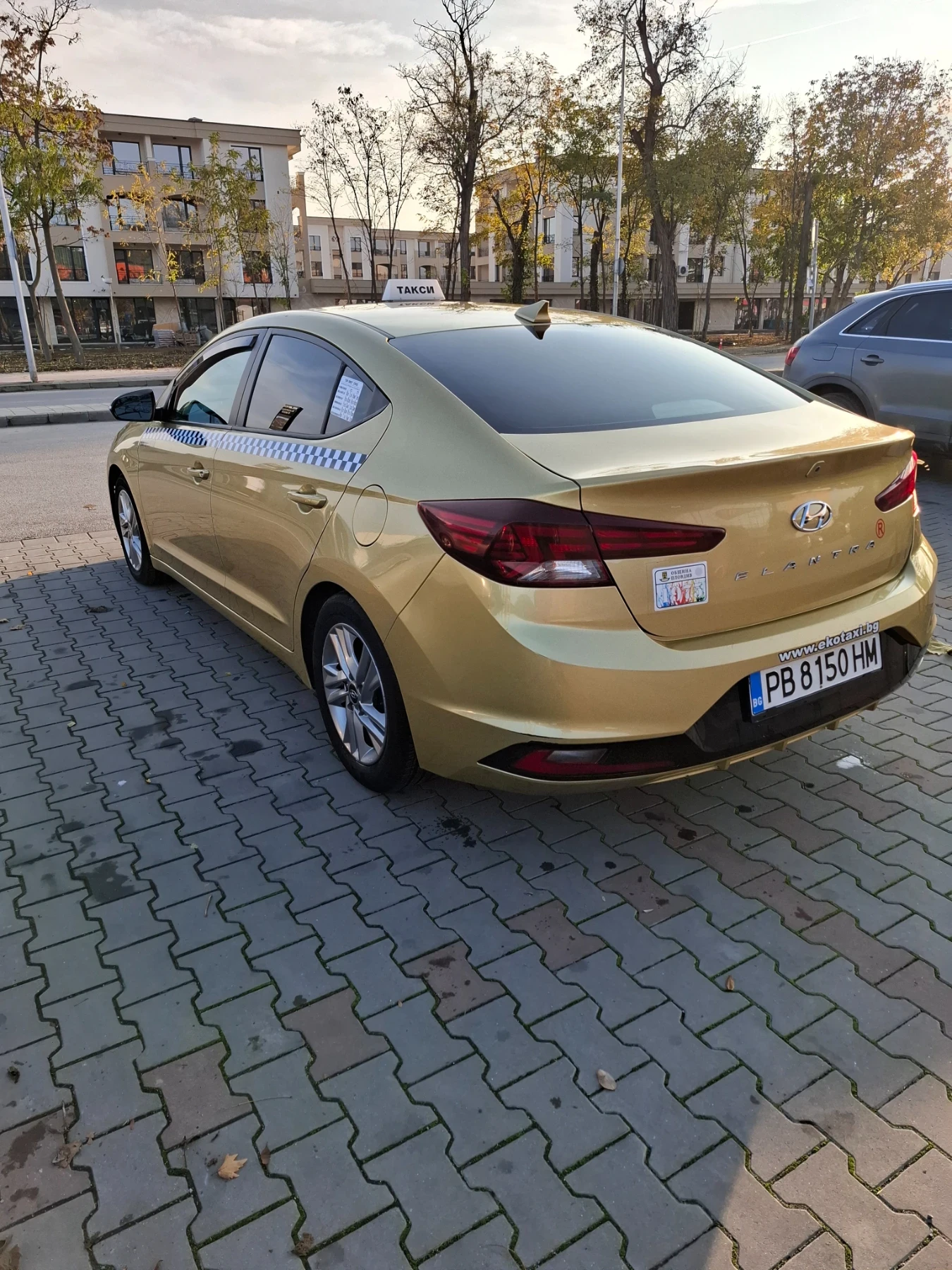 Hyundai Elantra Бензин газ, снимка 4 - Автомобили и джипове - 55435029