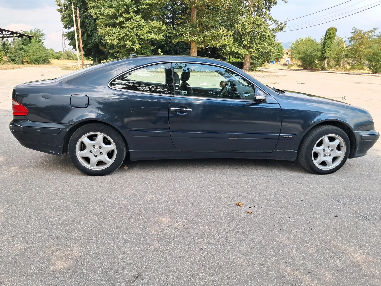 Mercedes-Benz CLK 320 Elegance Автоматик, снимка 3 - Автомобили и джипове - 55630115