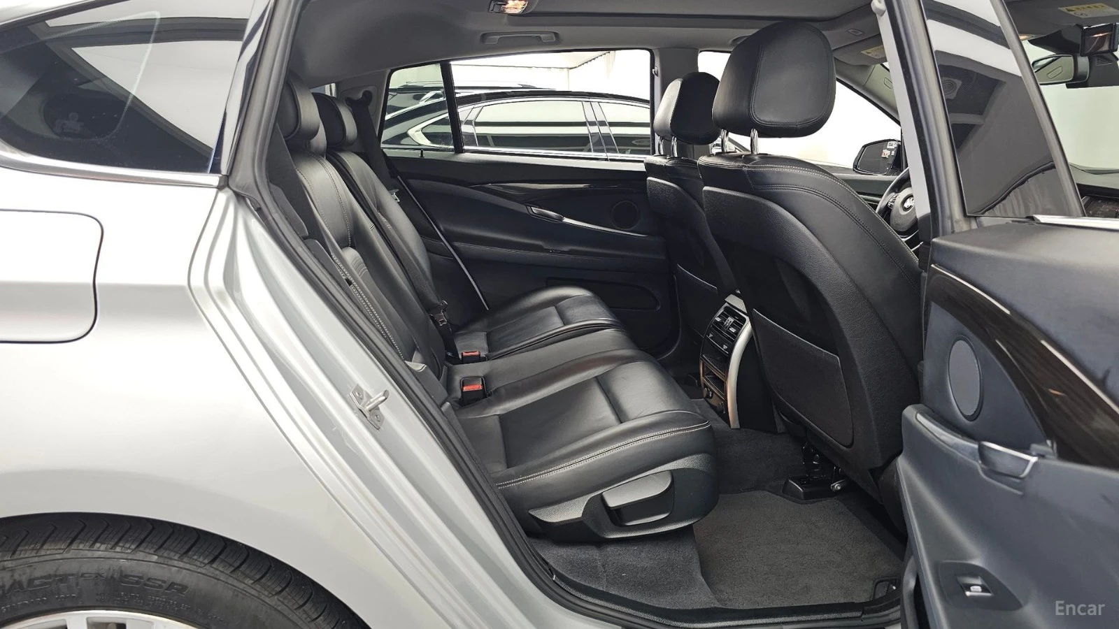 BMW 5 Gran Turismo * X-DRIVE* 360* ПАНО* KEYLESS* Camera* ПОДГРЕВ* , снимка 10 - Автомобили и джипове - 55655478
