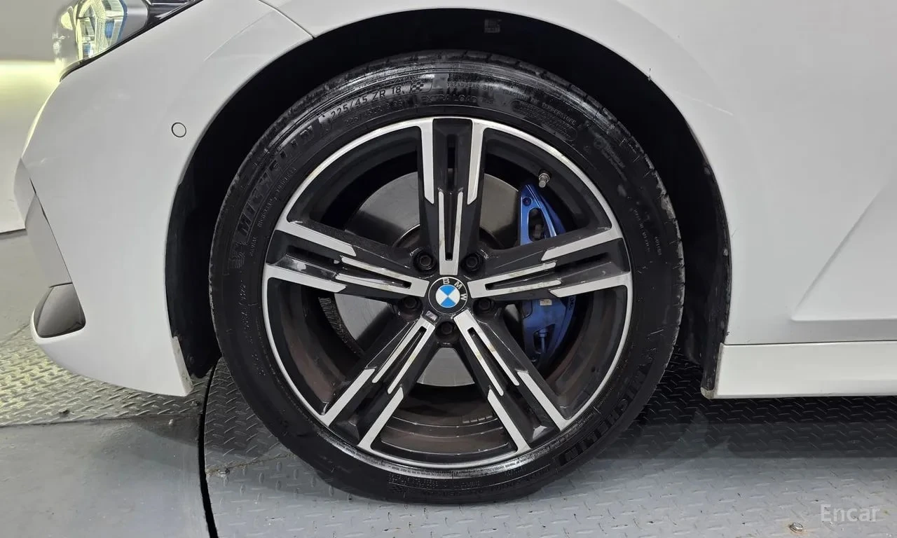 BMW 320 i M Sport  | АВТОФИНАНСИРАНЕ БЕЗ ПЪРВОНАЧАЛНА, снимка 5 - Автомобили и джипове - 55959771