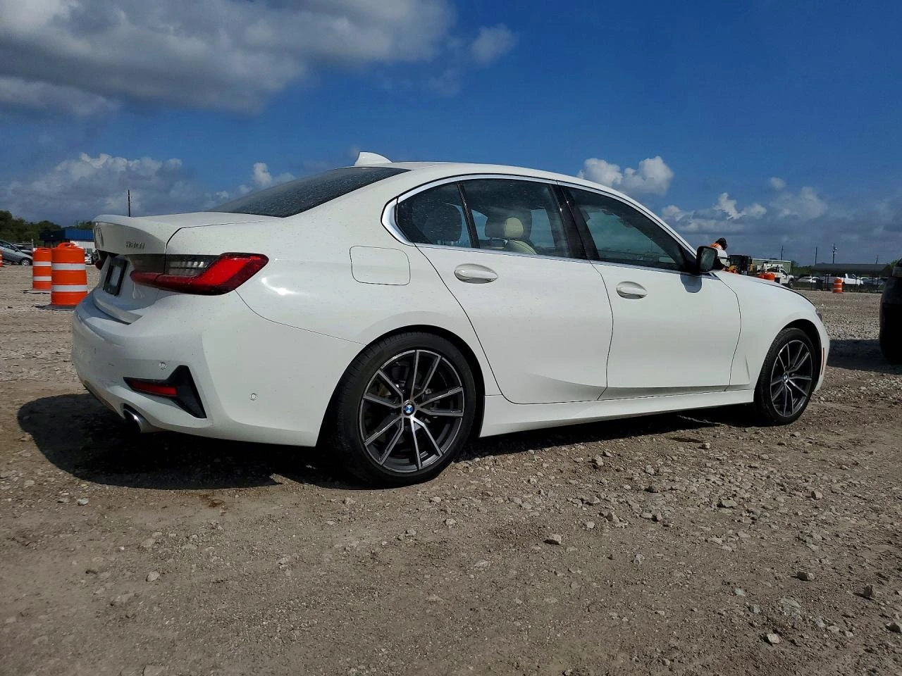 BMW 330 2.0l I, снимка 3 - Автомобили и джипове - 56746264