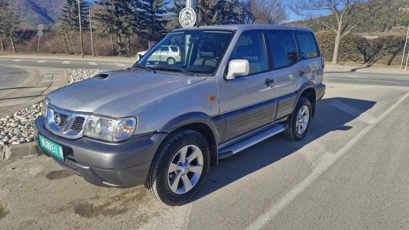 Nissan Terrano 3.0 Климатик 4x4 7Места, снимка 1 - Автомобили и джипове - 48441645