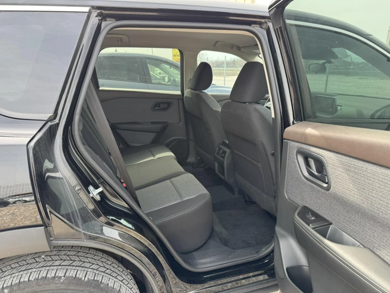 Nissan Rogue 2.5i, снимка 13 - Автомобили и джипове - 49605190
