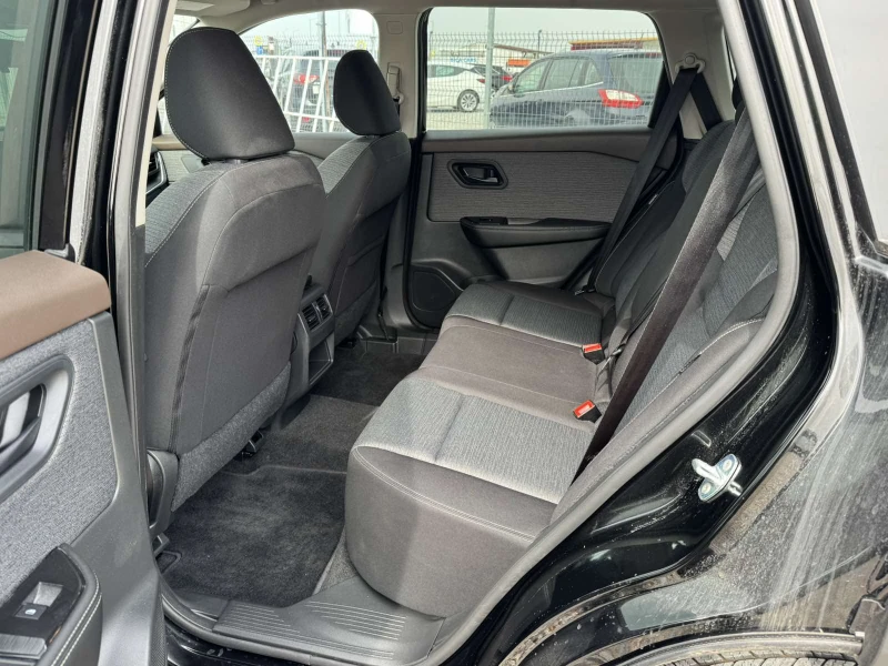 Nissan Rogue 2.5i, снимка 8 - Автомобили и джипове - 49605190