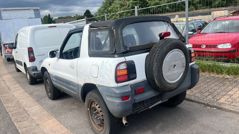 Toyota Rav4, снимка 2 - Автомобили и джипове - 50827839