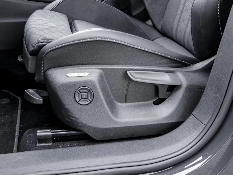 VW Tayron R-LINE/177HP/eHYBRID/20/AHK/KLESS/H&K/LED/490f, снимка 10 - Автомобили и джипове - 51191587