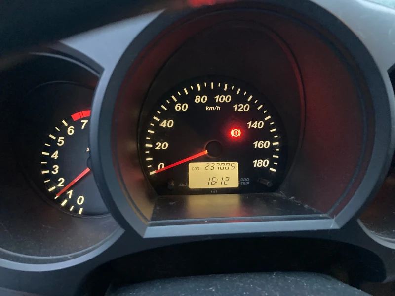 Daihatsu Terios 1.5 Benzin 4x4 Klima Top zabelegki, снимка 9 - Автомобили и джипове - 52868681