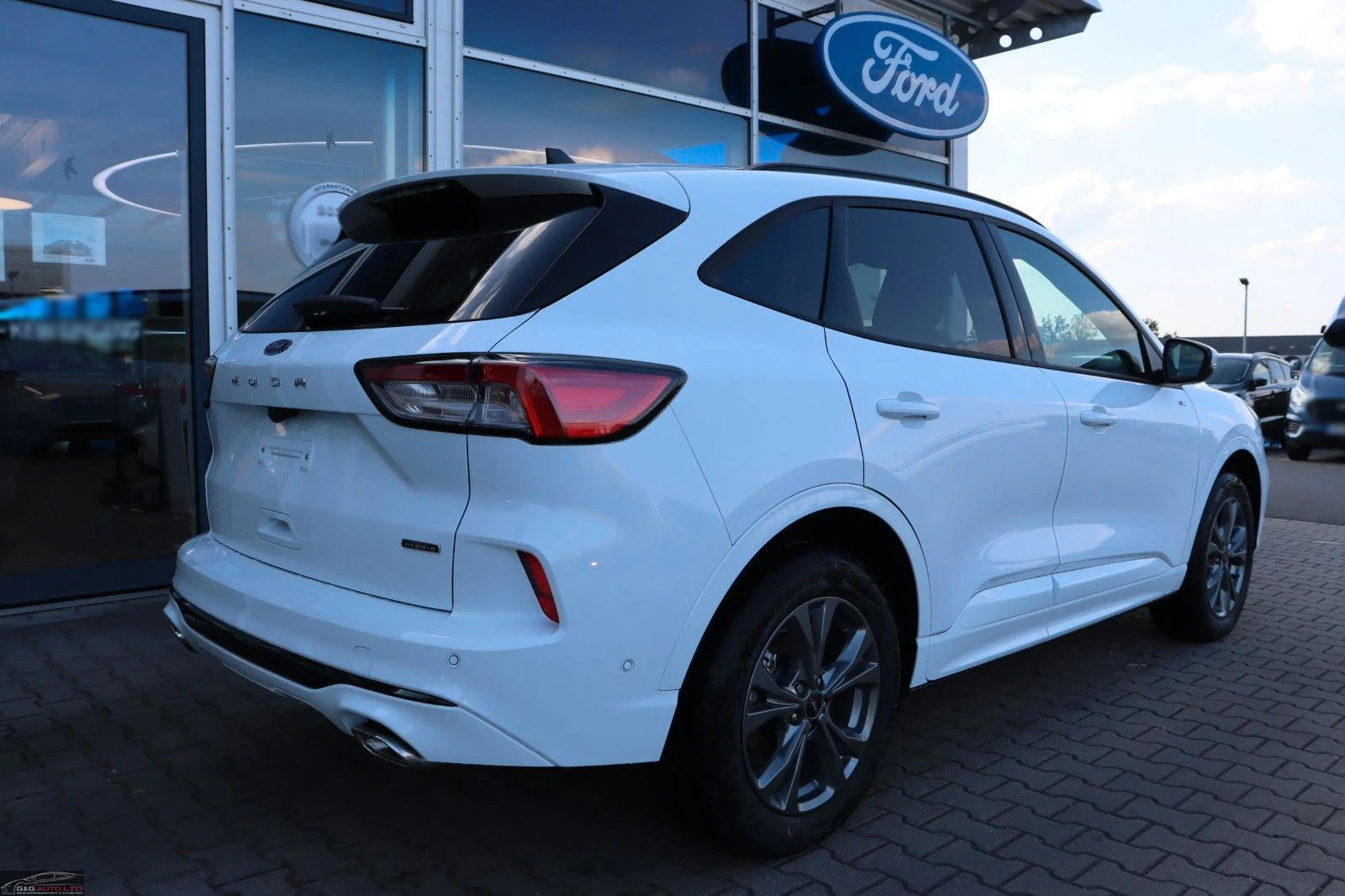Ford Kuga 2.5/ST-LINE/244HP/AMBI/CAM/CARPLAY/LED/204f - изображение 4