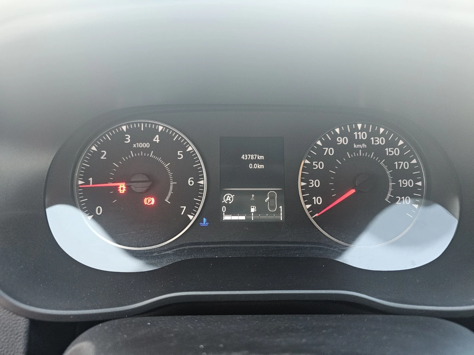 Dacia Duster 1.0 TCe 100 LPG 4x2 - изображение 8