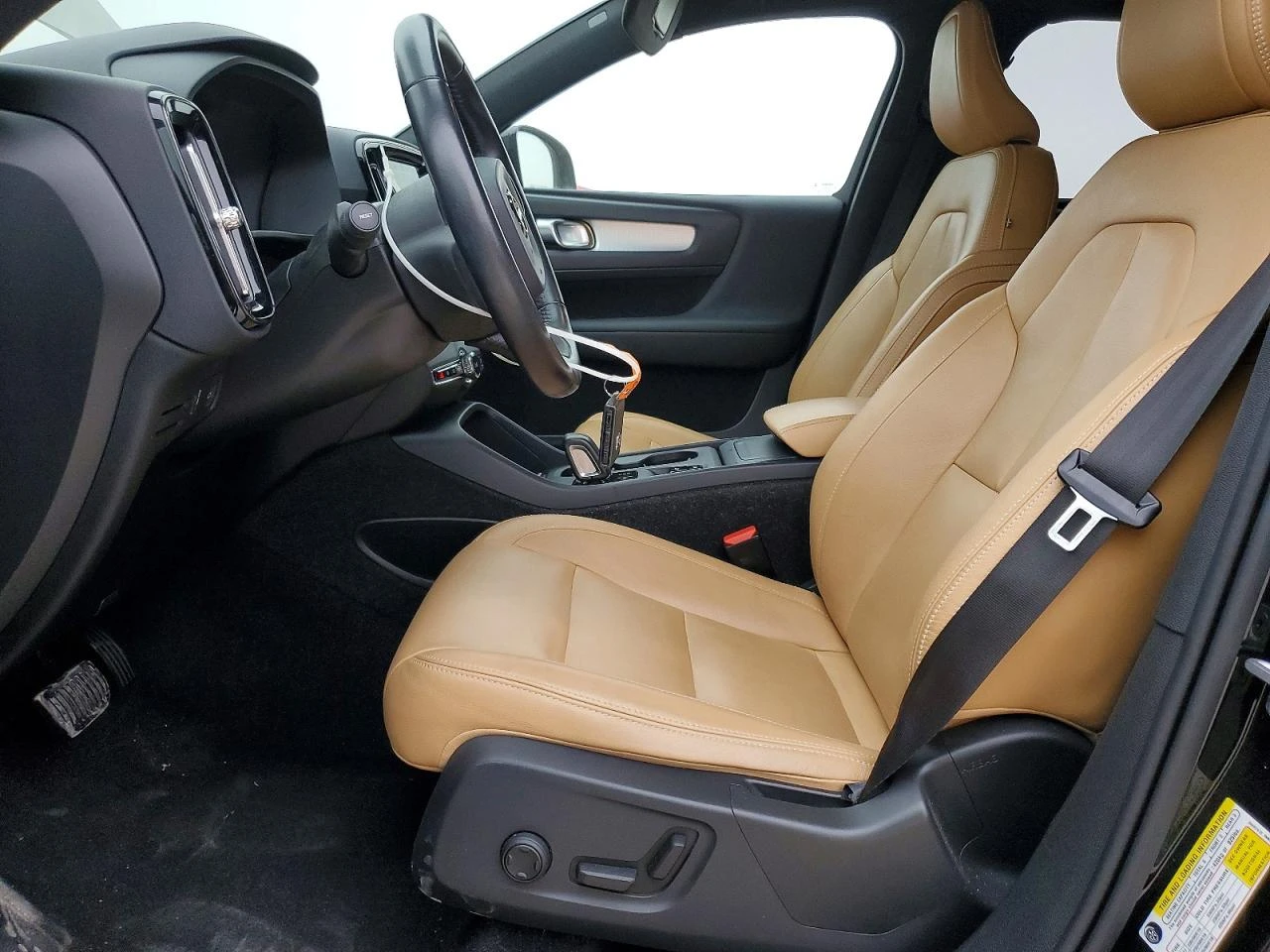 Volvo XC40 PRESTIGE* FULL* ПЕРФЕКТНА - изображение 8