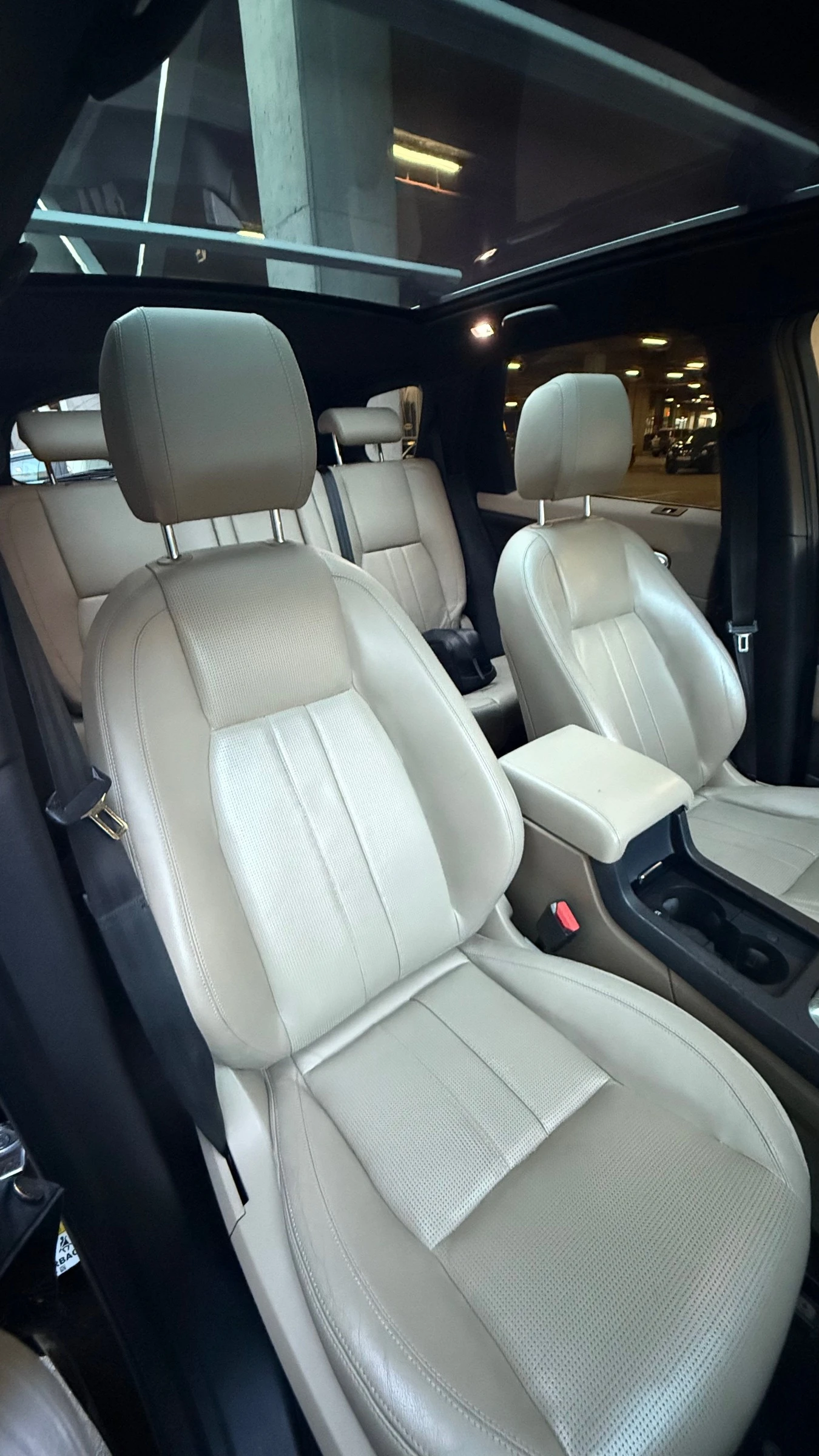 Land Rover Discovery Sport 2.0 Diesel Automatic 4x4, снимка 13 - Автомобили и джипове - 53953807