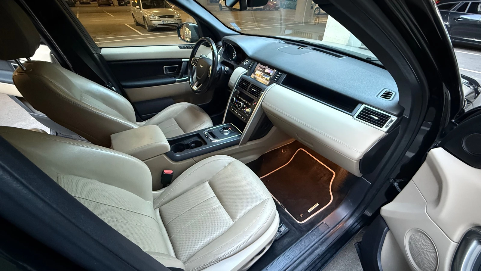 Land Rover Discovery Sport 2.0 Diesel Automatic 4x4, снимка 9 - Автомобили и джипове - 53953807