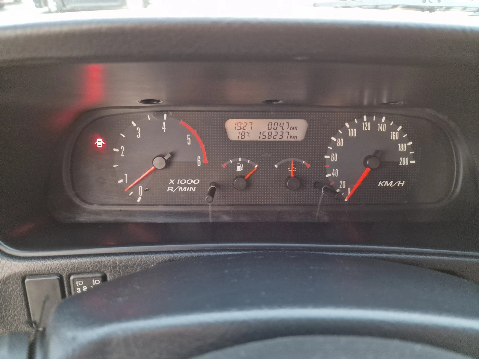 Nissan Terrano, снимка 11 - Автомобили и джипове - 54040736