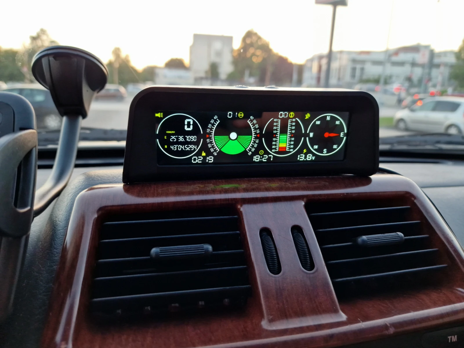 Nissan Terrano, снимка 12 - Автомобили и джипове - 54040736