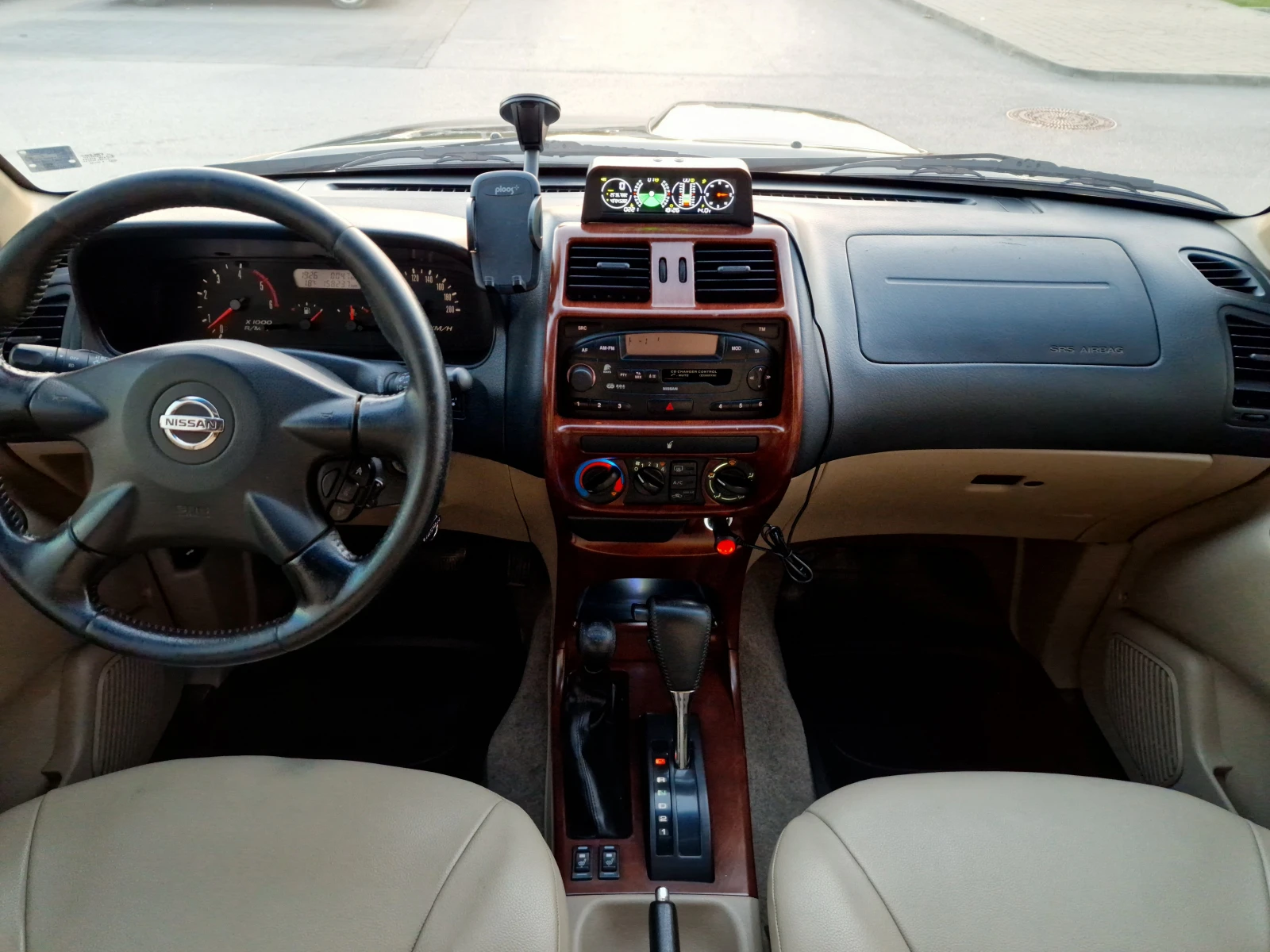 Nissan Terrano, снимка 10 - Автомобили и джипове - 54040736