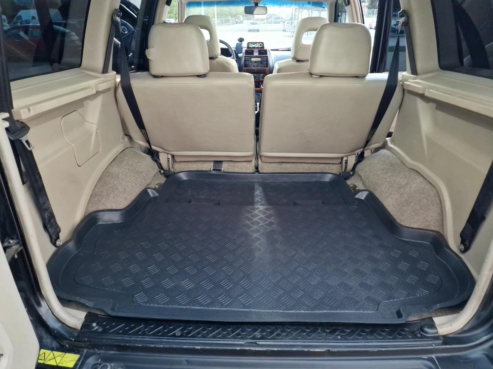 Nissan Terrano, снимка 13 - Автомобили и джипове - 54040736