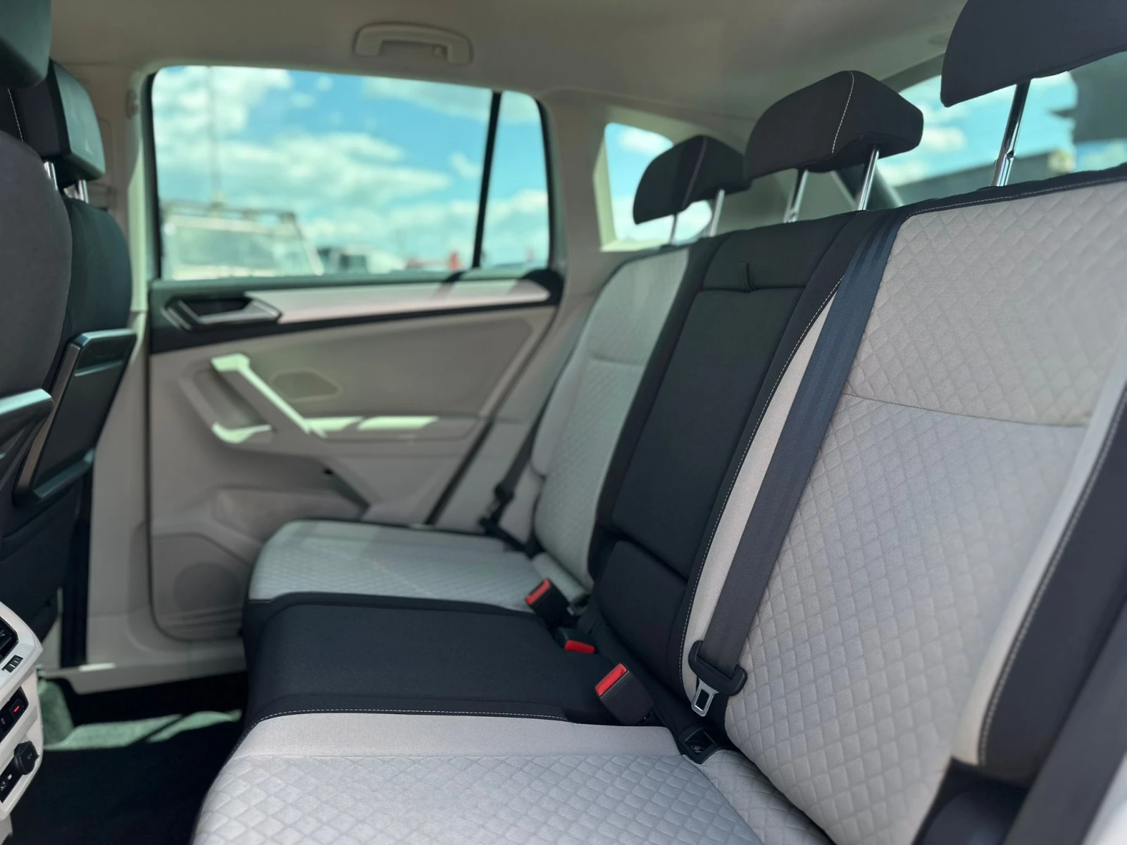 VW Tiguan / 129000 KM / TOP /, снимка 10 - Автомобили и джипове - 54462770
