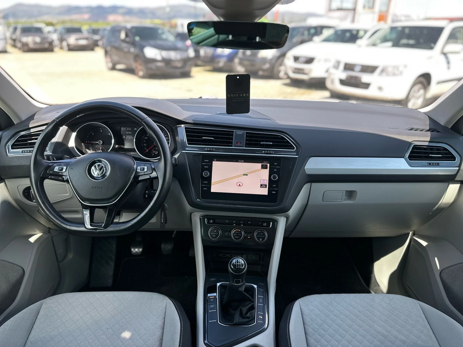 VW Tiguan / 129000 KM / TOP /, снимка 13 - Автомобили и джипове - 54462770