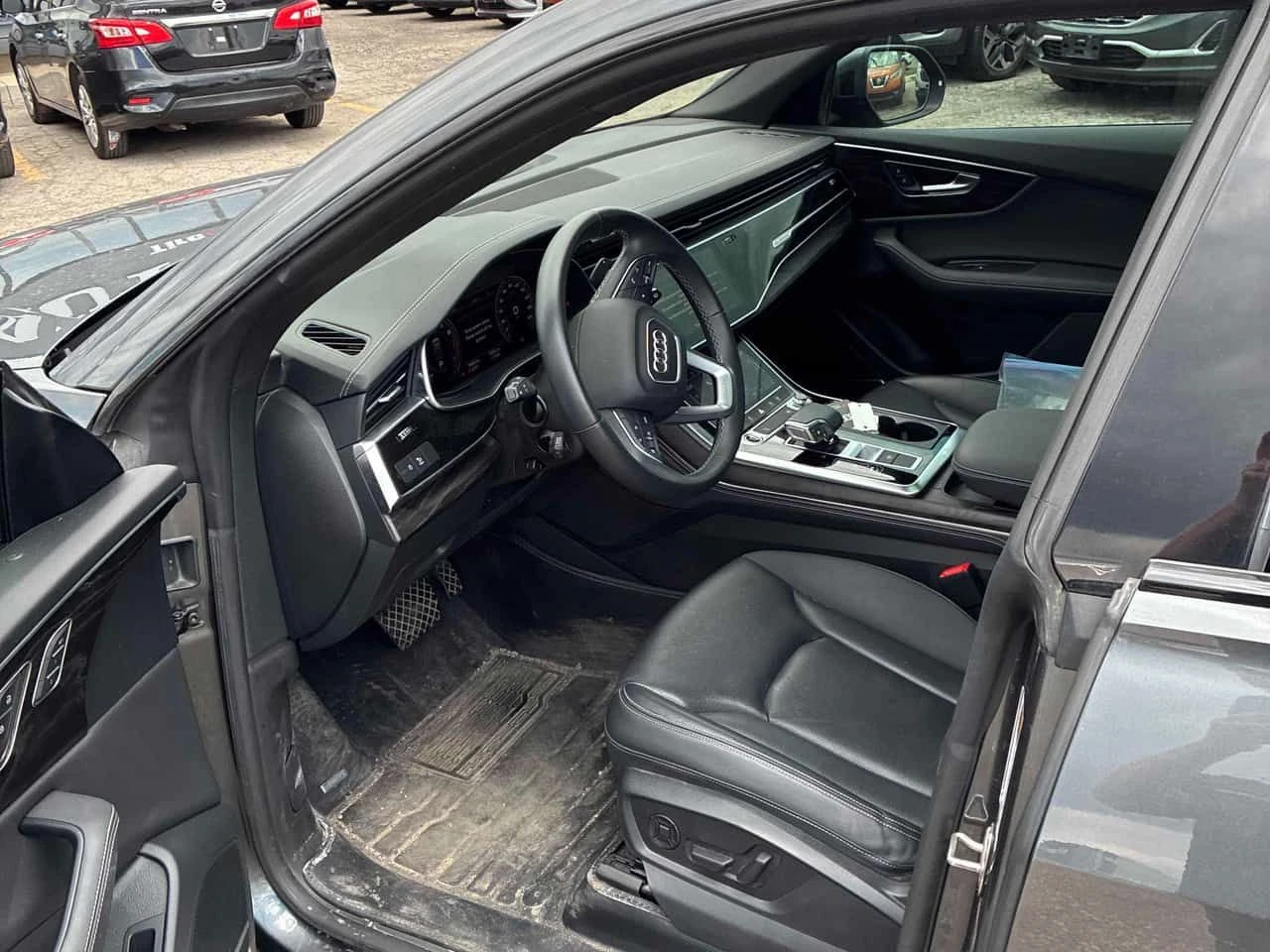Audi Q8 /360/ОБДУХВАНЕ/MATRIX/АВТОКРЕДИТ !!!, снимка 5 - Автомобили и джипове - 54599541