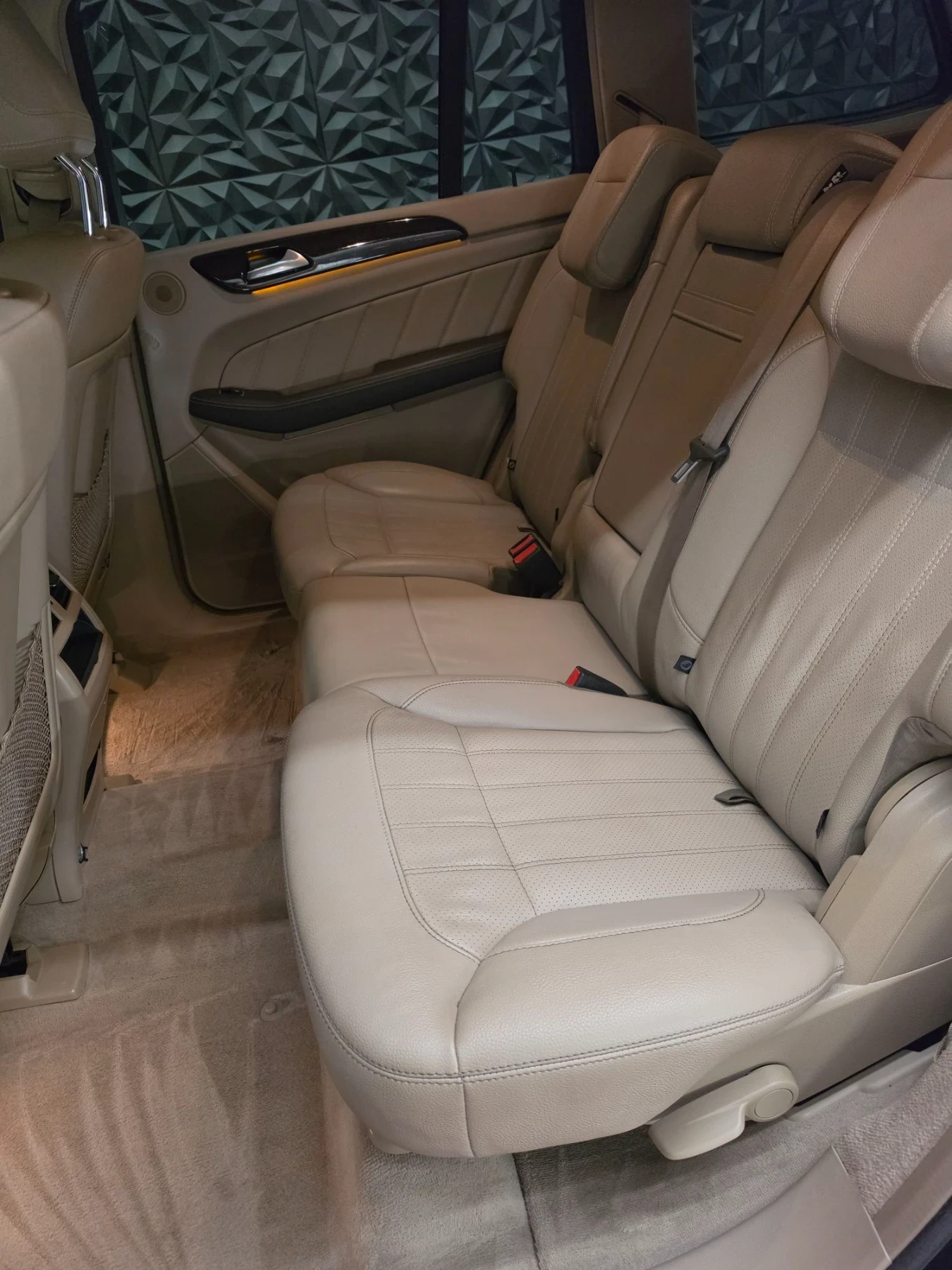 Mercedes-Benz GL 450 6+ 1* ПОДГРЕВ-ВОЛАН-СЕДАЛКИ* КАМЕРА, снимка 6 - Автомобили и джипове - 55691384