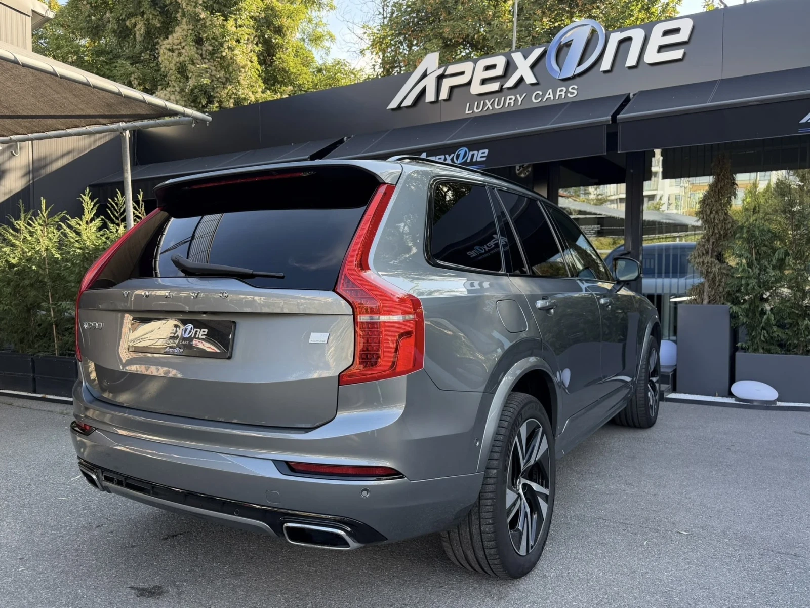 Volvo Xc90 T8 R-DESIGN/BOWERS&WILKINS/360/HEAD-UP/7SEATS, снимка 6 - Автомобили и джипове - 56130622
