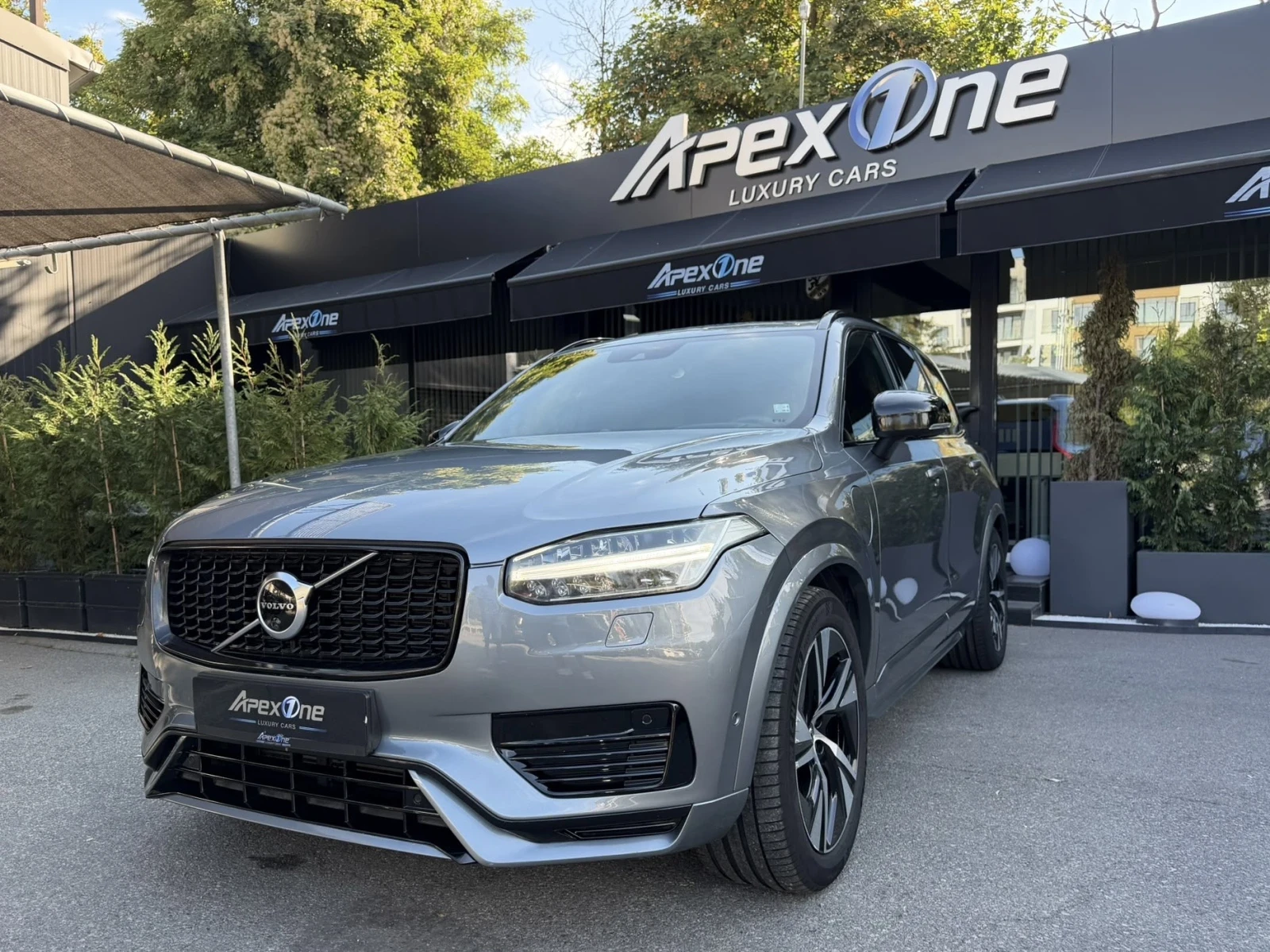 Volvo Xc90 T8 R-DESIGN/BOWERS&WILKINS/360/HEAD-UP/7SEATS, снимка 2 - Автомобили и джипове - 56130622