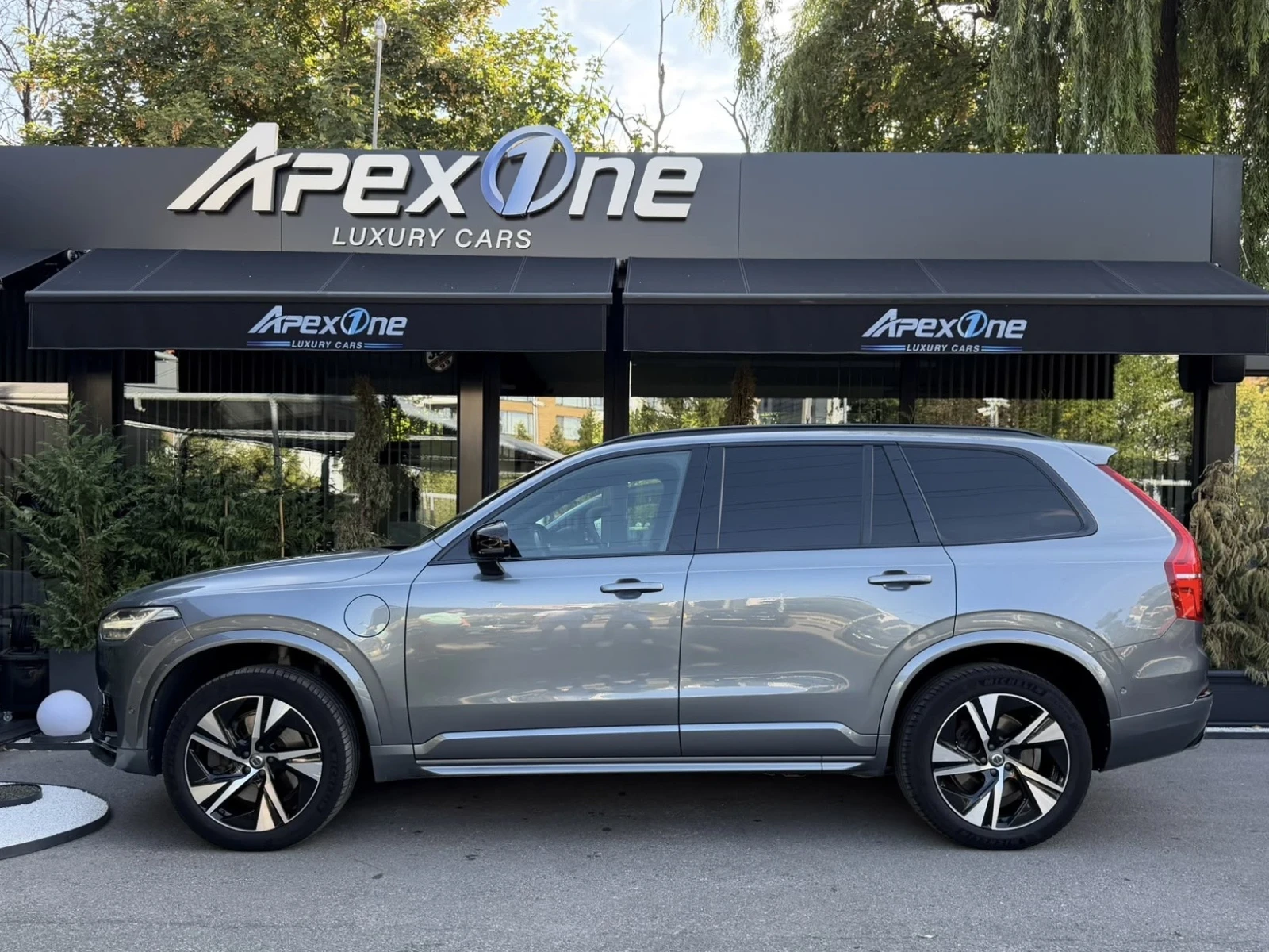 Volvo Xc90 T8 R-DESIGN/BOWERS&WILKINS/360/HEAD-UP/7SEATS, снимка 7 - Автомобили и джипове - 56130622