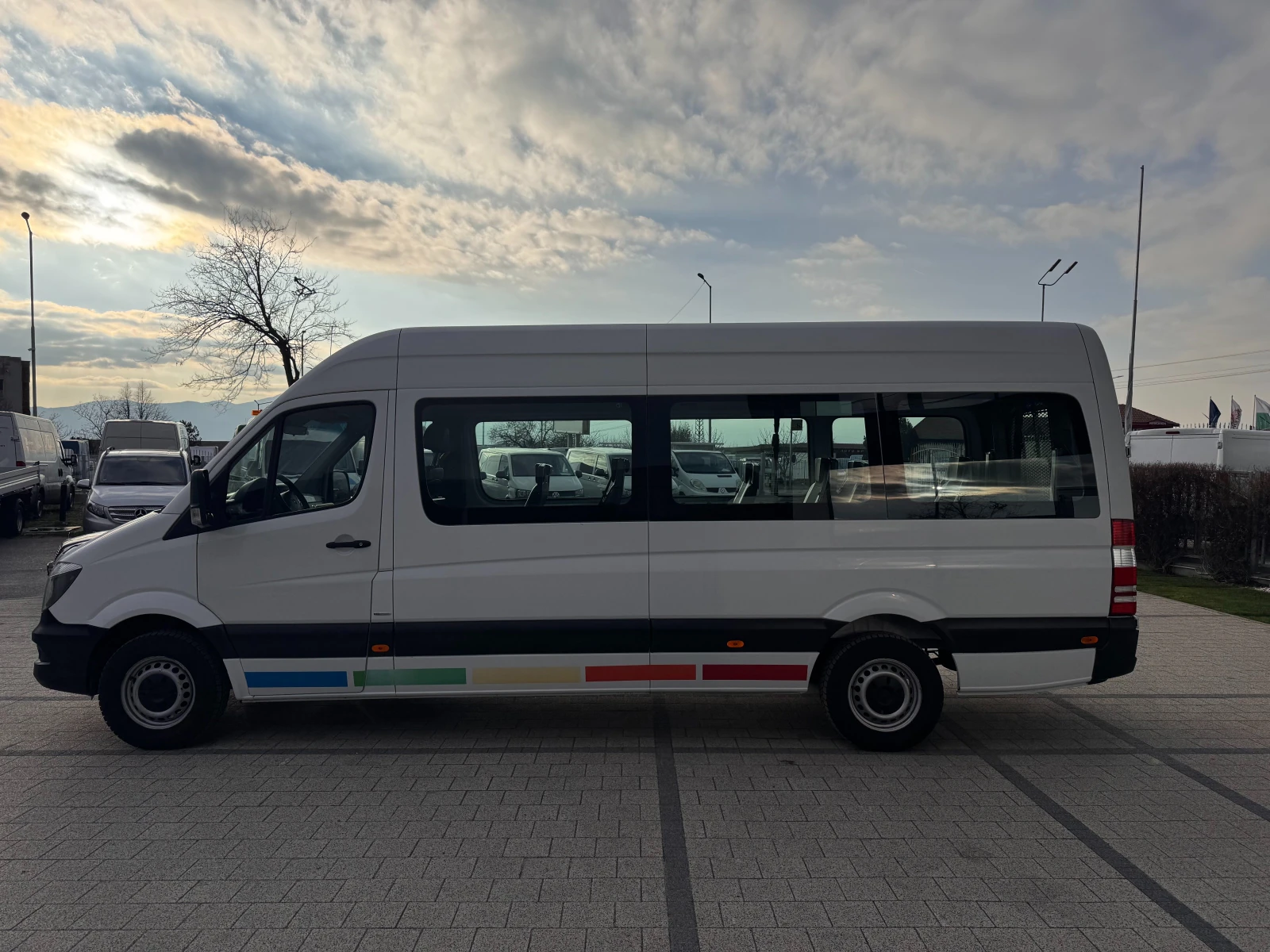 Mercedes-Benz Sprinter 313CDI 9-местен Клима Maxi - изображение 3