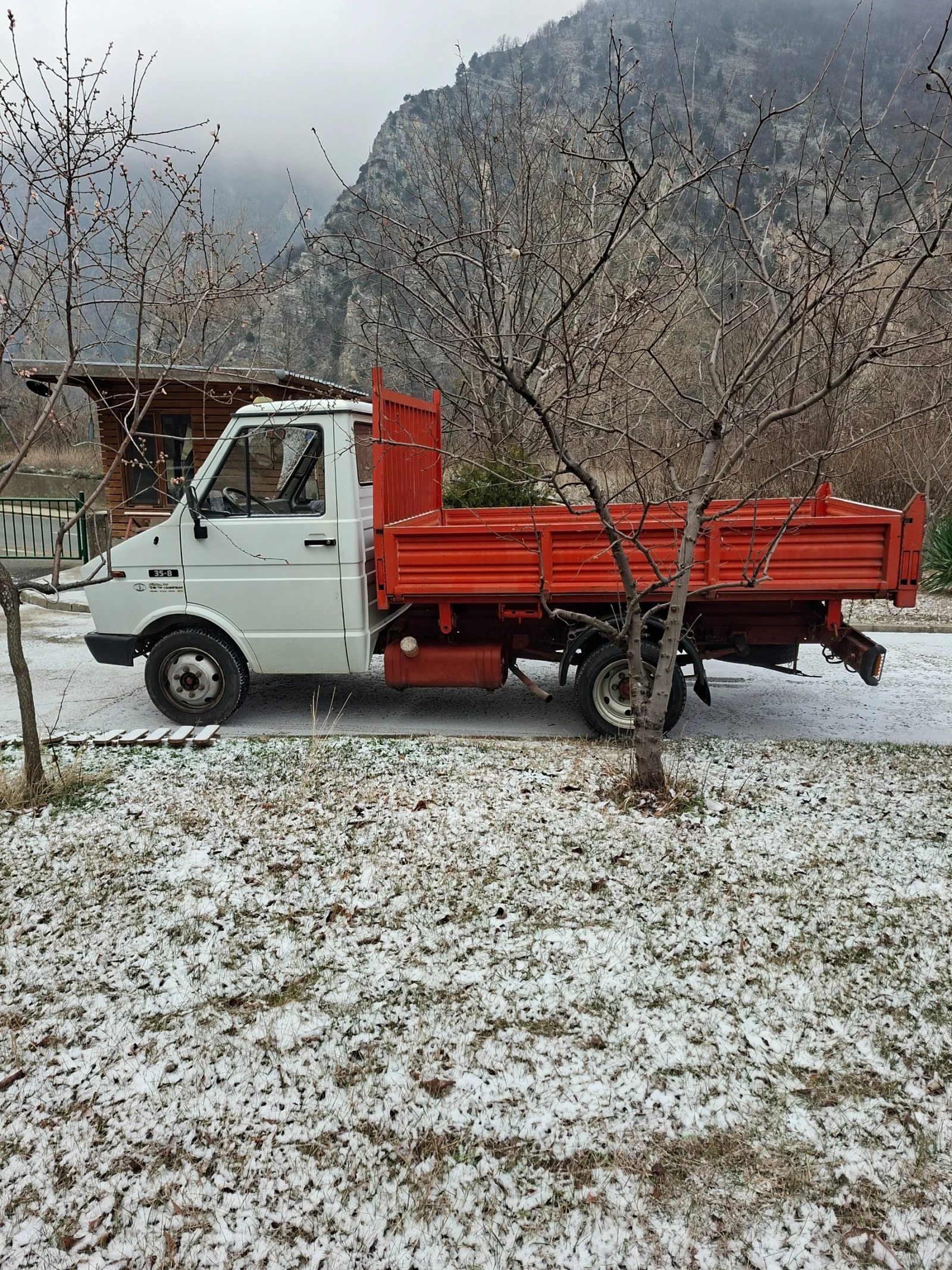 Iveco Daily 35-8, снимка 2 - Бусове и автобуси - 55606262