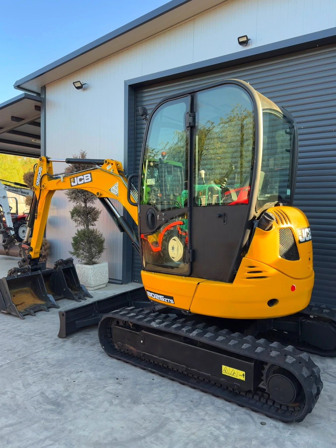 ����� JCB 8025 2.7� | Mobile.bg � ����������� 8