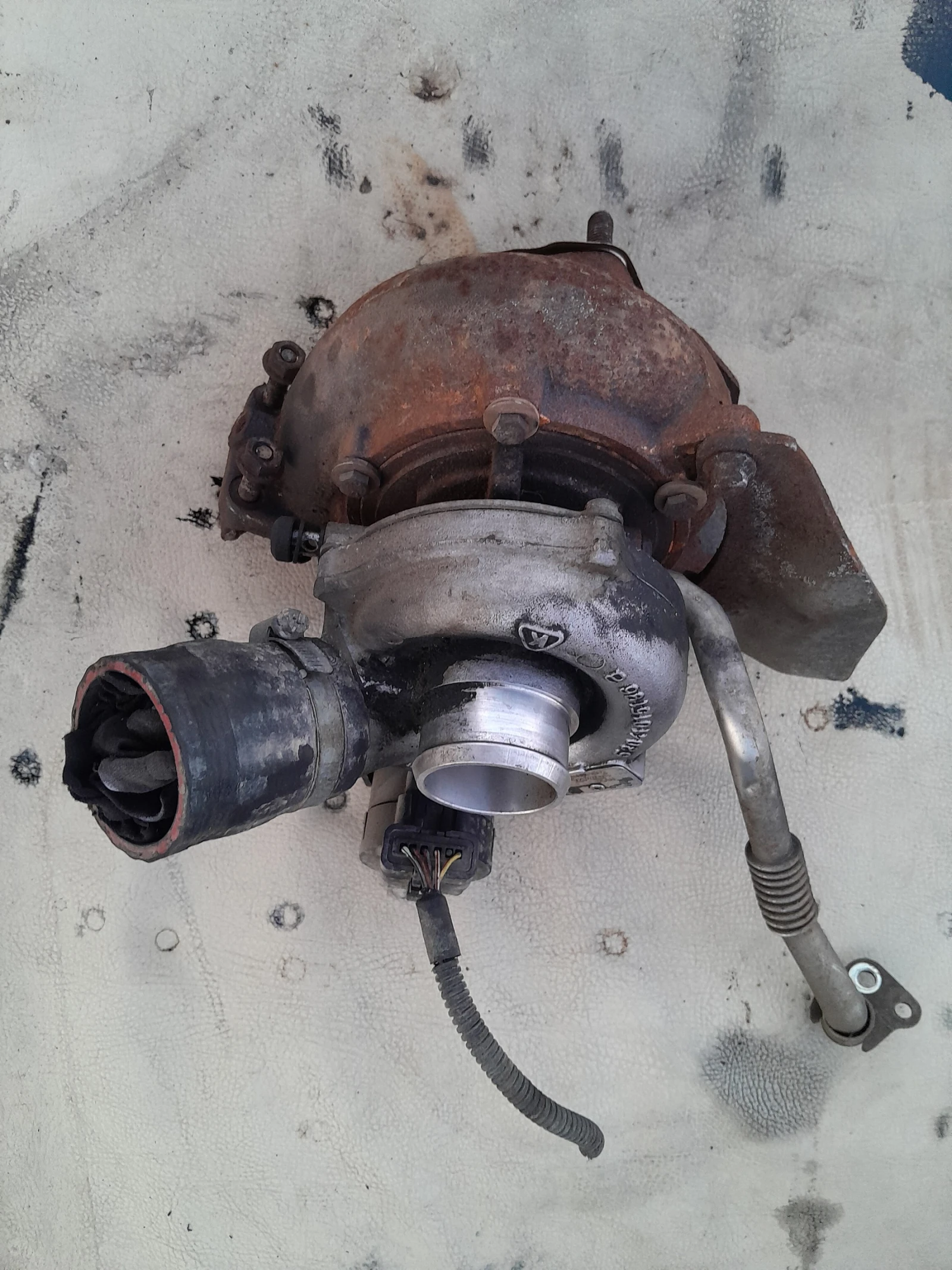 Продавам турбо за Ланд Ровер Дискавъри 3 2.7D 2008г.