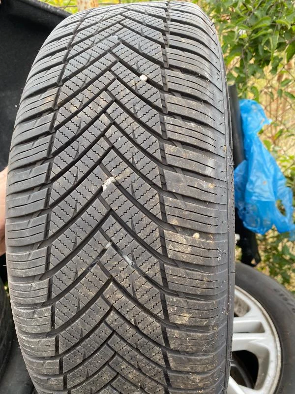 Гуми с джанти Lassa 215/60R16, снимка 2 - Гуми и джанти - 30365807