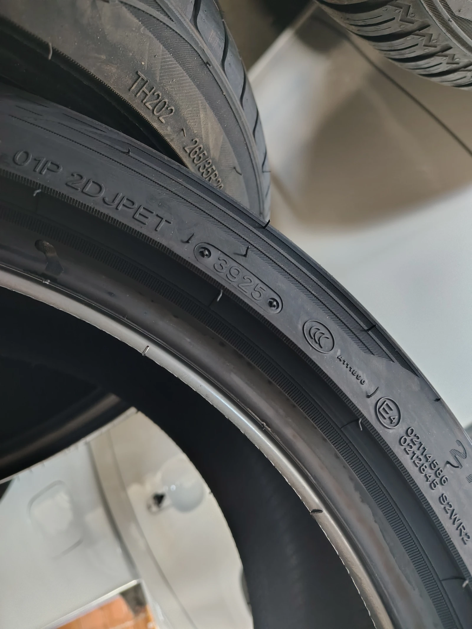 Гуми Летни 275/35R19, снимка 6 - Гуми и джанти - 55837498