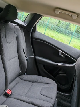 Volvo V40 2.0D 120к.с. Автоматик 2017г., снимка 12