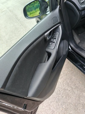 Volvo V40 2.0D 120к.с. Автоматик 2017г., снимка 16