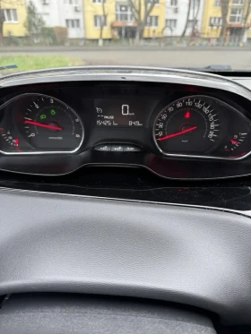 Peugeot 208 Хечбек, снимка 4