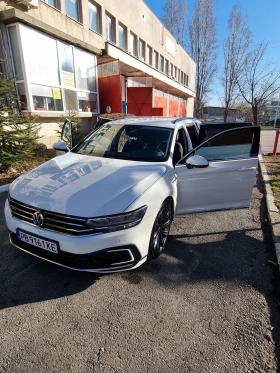 VW Passat ПЪЛНА СЕРВИЗНА ИСТОРИЯ /Plug in hybrid/ ПЕРФЕКТНА, снимка 4