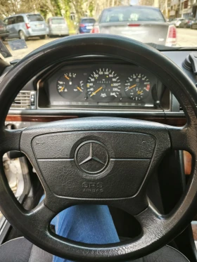 Mercedes-Benz 124, снимка 9