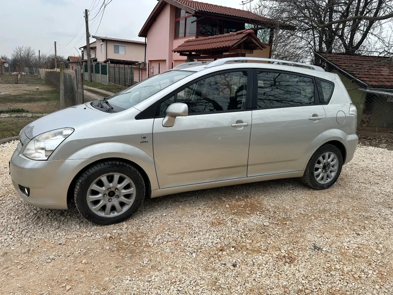 Toyota Corolla verso 1.8 - 7 места, снимка 2 - Автомобили и джипове - 48690665