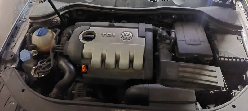 VW Passat, снимка 8 - Автомобили и джипове - 49244738