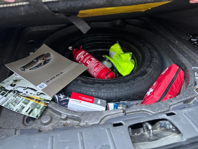 Volvo S40 2.0 HDI, снимка 7 - Автомобили и джипове - 52769753