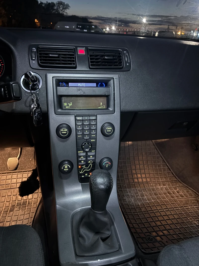 Volvo S40 2.0 HDI, снимка 9 - Автомобили и джипове - 52769753