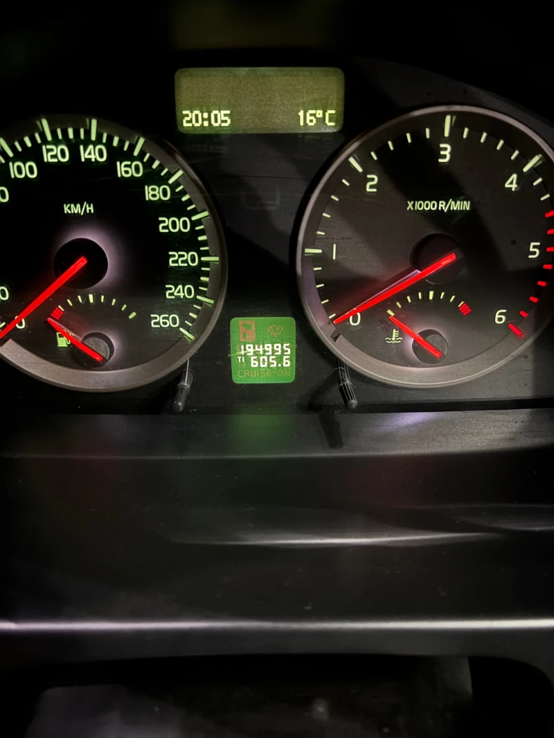 Volvo S40 2.0 HDI, снимка 10 - Автомобили и джипове - 52769753