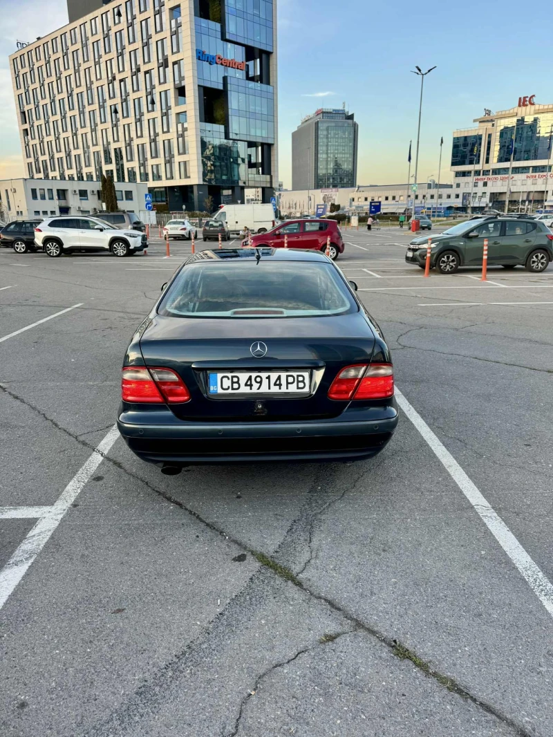 Mercedes-Benz CLK 320, снимка 4 - Автомобили и джипове - 52426887