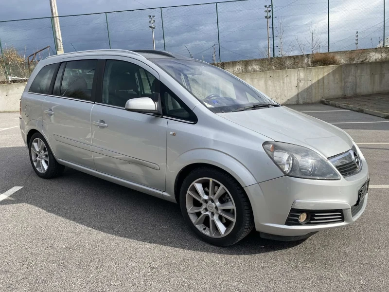 Opel Zafira 1.9 CDTI 7 mesta 103000km, снимка 3 - Автомобили и джипове - 52478137