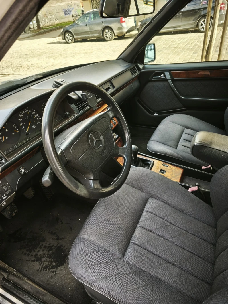 Mercedes-Benz 124, снимка 10 - Автомобили и джипове - 52963287