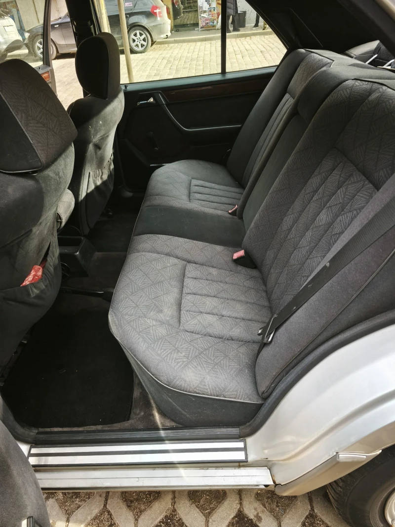 Mercedes-Benz 124, снимка 15 - Автомобили и джипове - 52963287