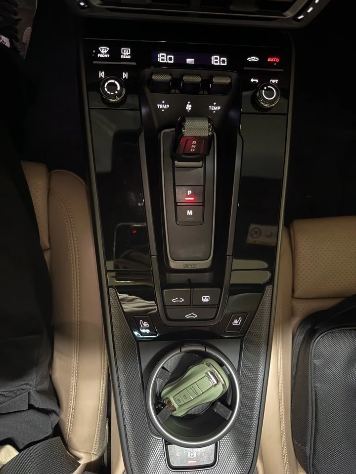 Porsche Carrera Carrera* KEYLESS* ПОДГРЕВ ВОЛАН* КРАЙНА ЦЕНА, снимка 11 - Автомобили и джипове - 55336516